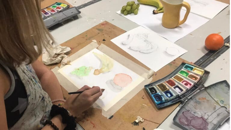 Hold 3: Billedkunst, keramik og rumlige eksperimenter