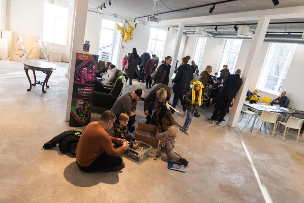 16 Photo ThinkAlike Pokemon Marked J1A2828