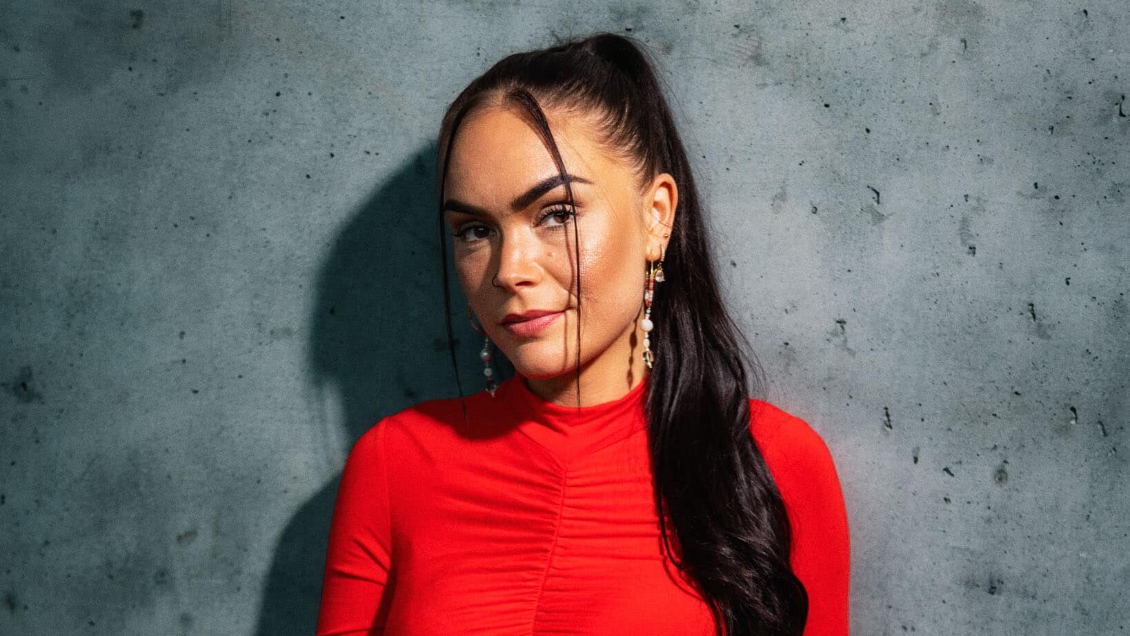 Sally F: Alternativ pop med synth, sjæl og stærke følelser