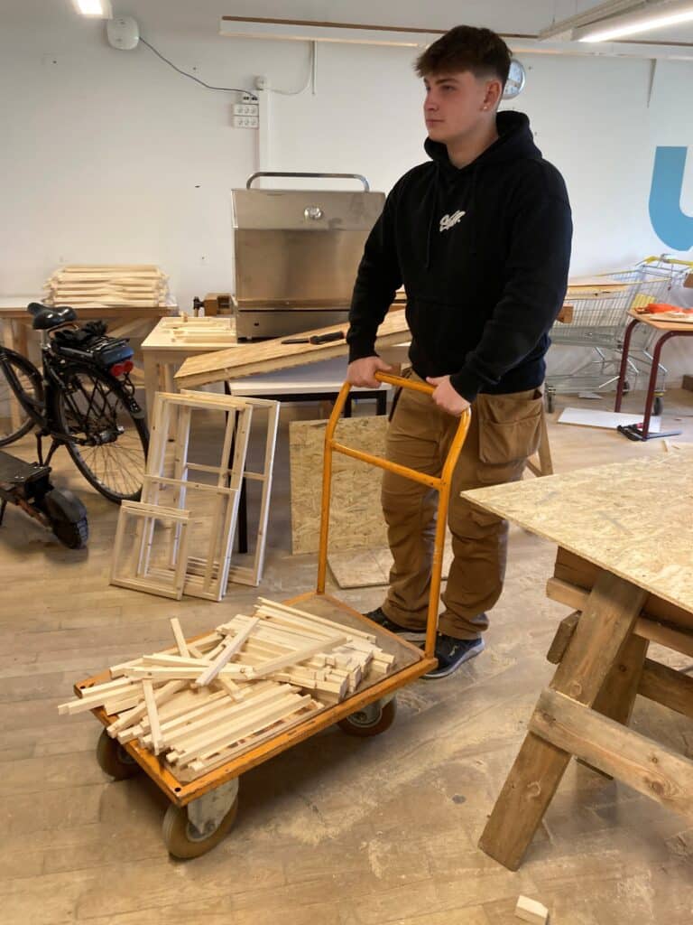 Unge tømrerelever sætter rammen for kreativt fællesskab 4 foto 6