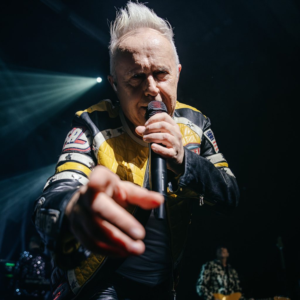 HowardJones Thinkalike J1A8580 1x1 WEB 32